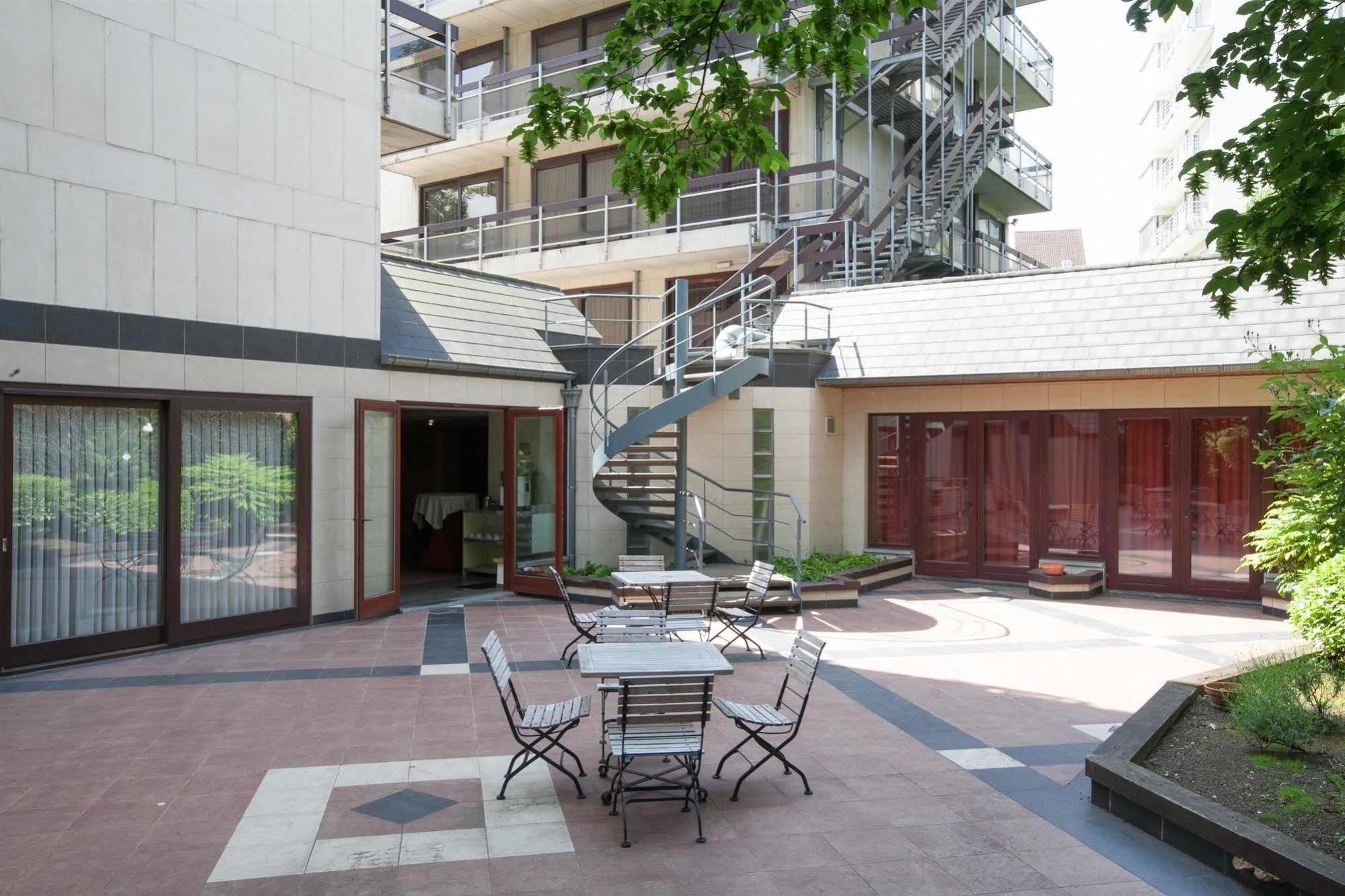 Hotel Best Western County House Saint-Gilles Exterior photo